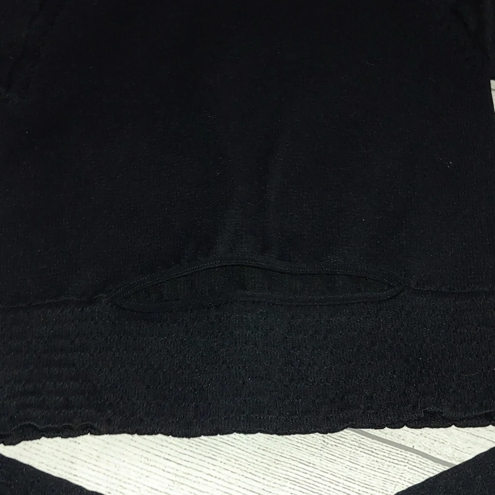 ✨ Free People Movement “Cut It Out” Long Sleeve Crop Top – Black
